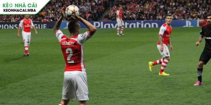 Đọc vị trận đấu xác định đội có lợi thế kèo ném biên