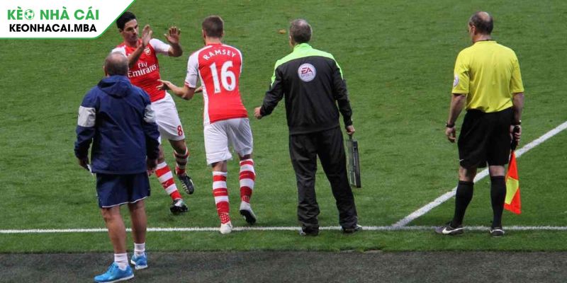 Kèo thay người đội đầu tiên