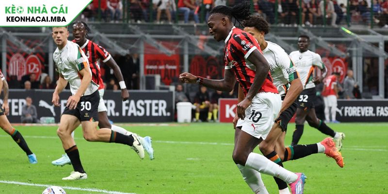 Soi kèo châu Á trận đấu Venezia vs Milan (17:30 27/04)