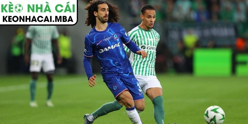 Antony bị lu mờ trong thế trận bất lợi