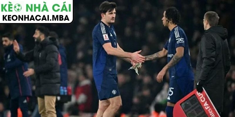 Mảnh ghép hoàn hảo bên cạnh Maguire