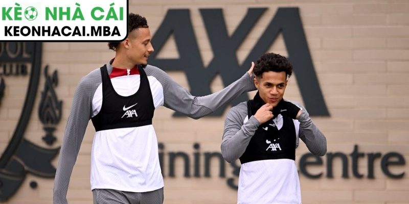 Chia tay lan rộng, tương lai Liverpool mờ mịt